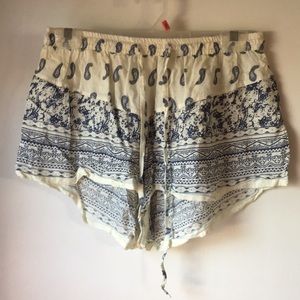 Tie shorts